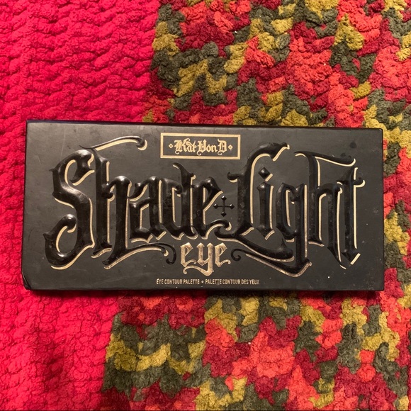 Kat Von D Shade and Light eye contour palette - Picture 2 of 3